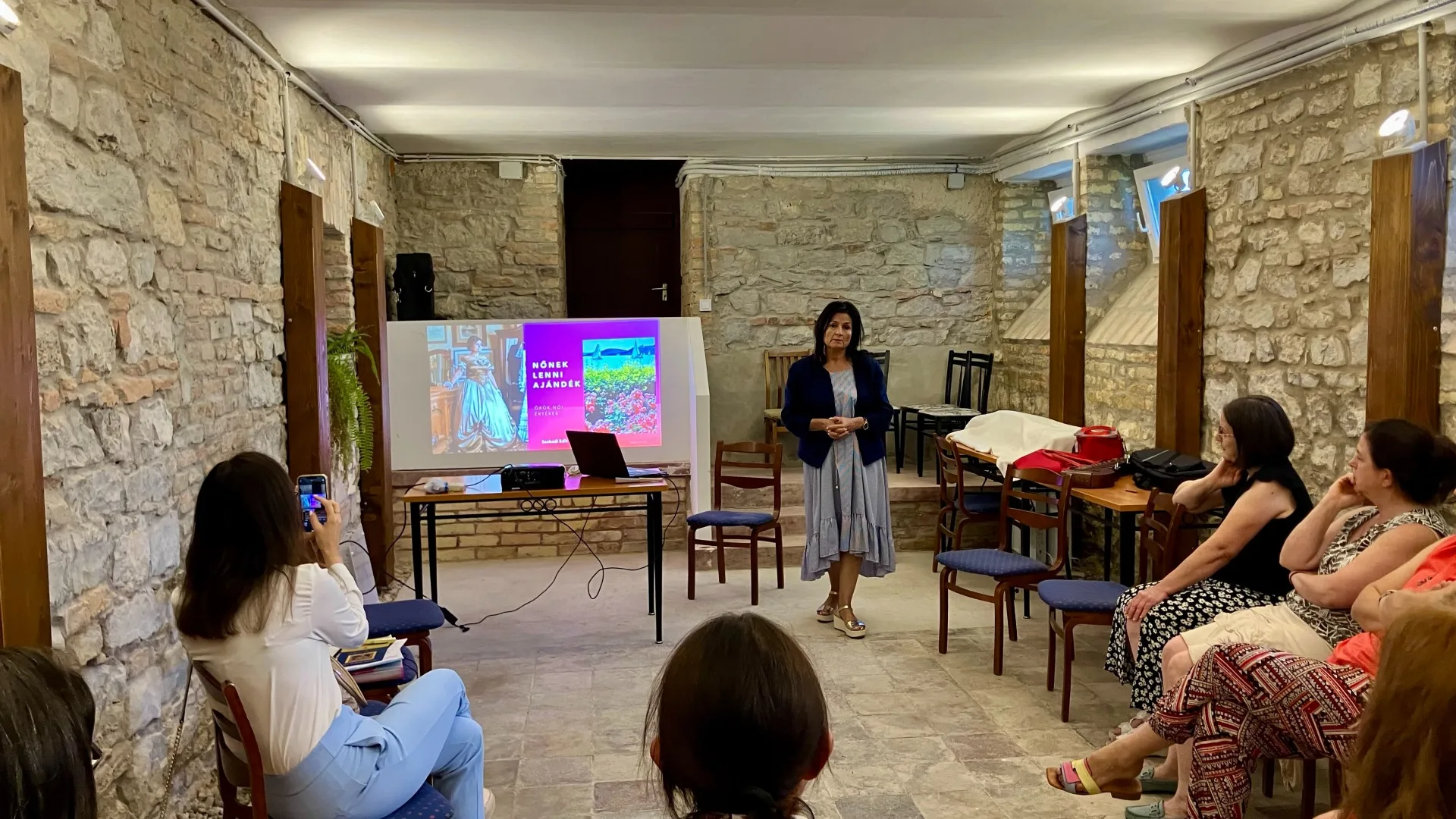 Balatonfüred; Előadás